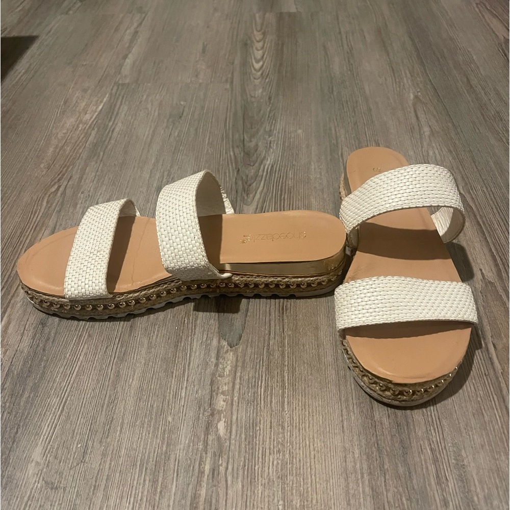 Shoe Dazzle white strappy slip on sandals